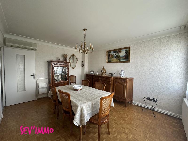 Maison - 97 m² - 5 pièces