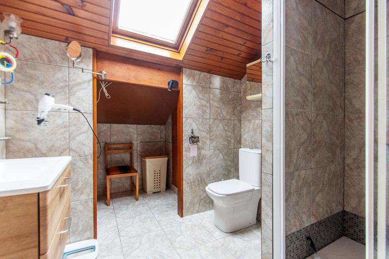 Maison - 232 m² - 11 pièces