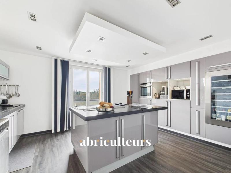 Appartement ancien - 162 m² - 6 pièces