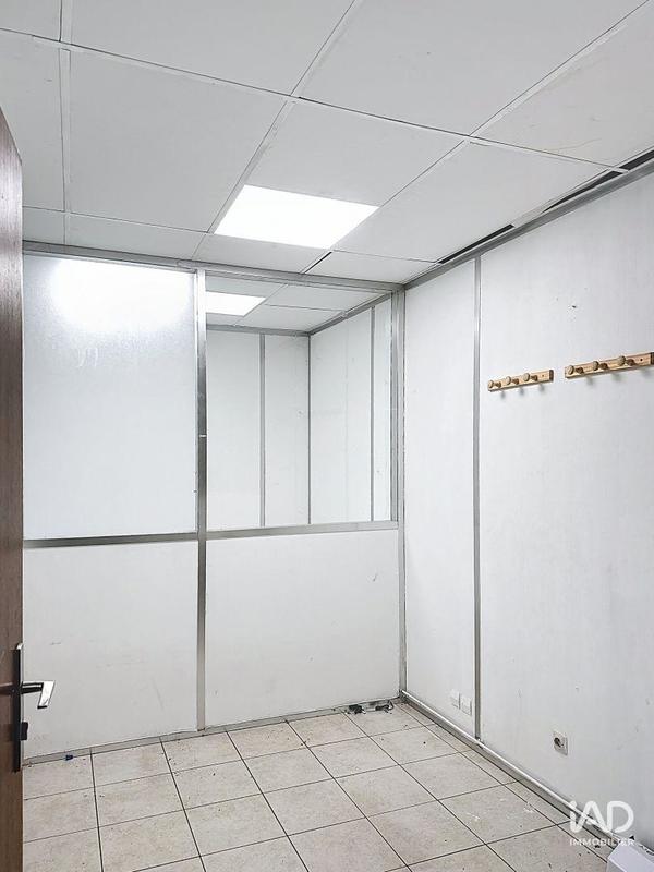 Local commercial - 827 m²