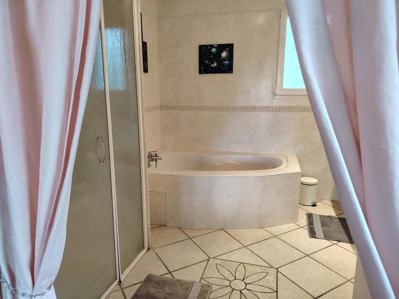 Maison - 210 m² - 9 pièces