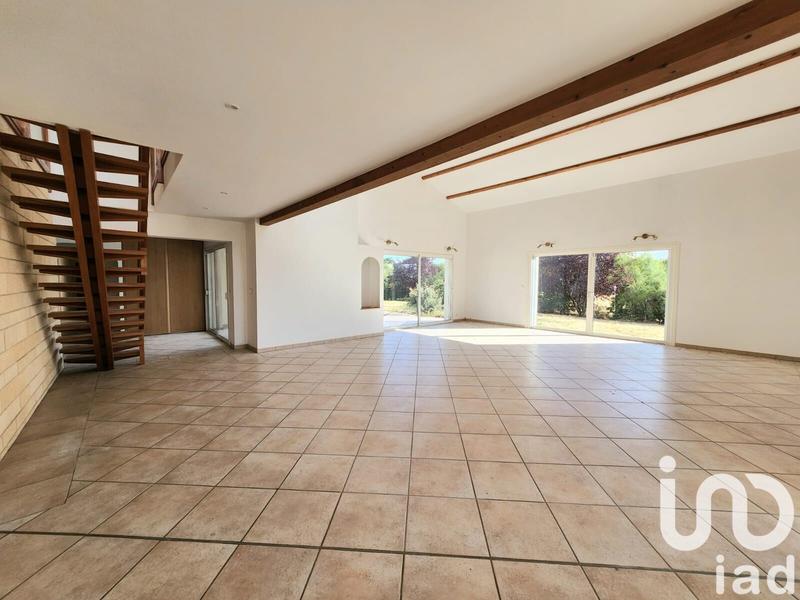 Maison - 256 m² - 5 pièces