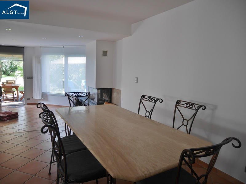 Villa - 210 m² - 6 pièces