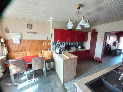 Maison - 163 m² - 8 pièces