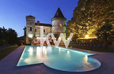 Château - 5 000 m²