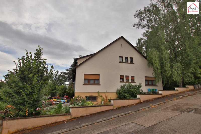 Maison - 250 m² - 9 pièces