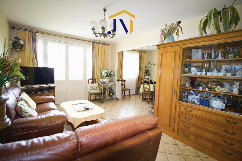 Appartement - 82 m² - 5 pièces