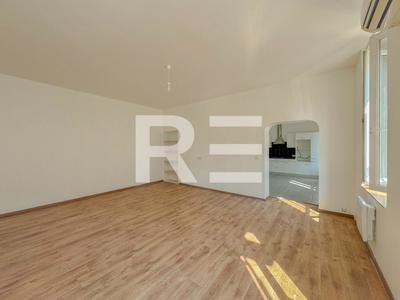 Appartement - 102 m² - 4 pièces