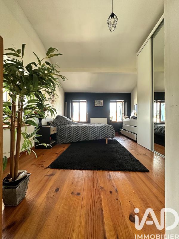 Maison - 203 m² - 7 pièces