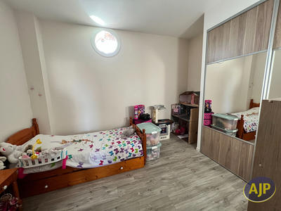 Appartement - 84 m² - 3 pièces