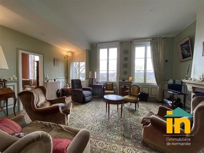 Maison - 227 m² - 10 pièces