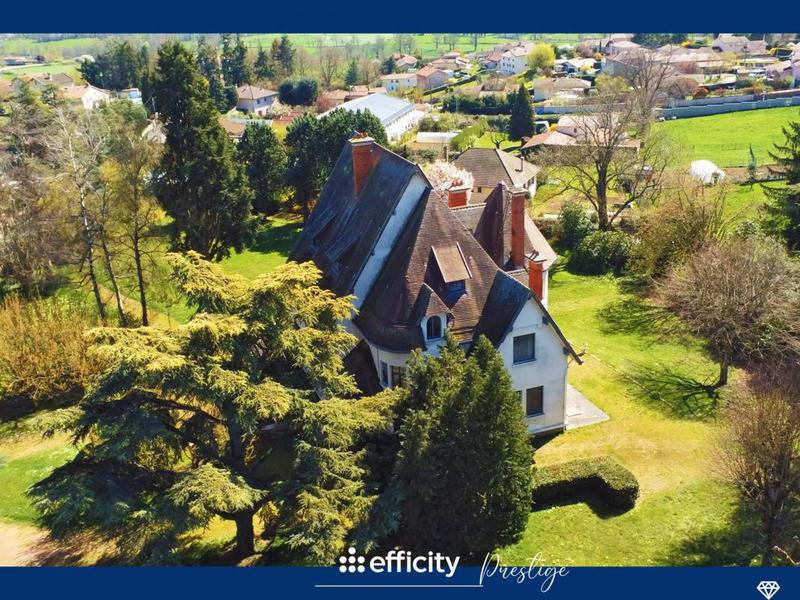 Maison - 450 m² - 16 pièces