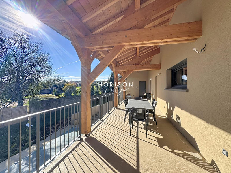 Maison - 210 m² - 9 pièces