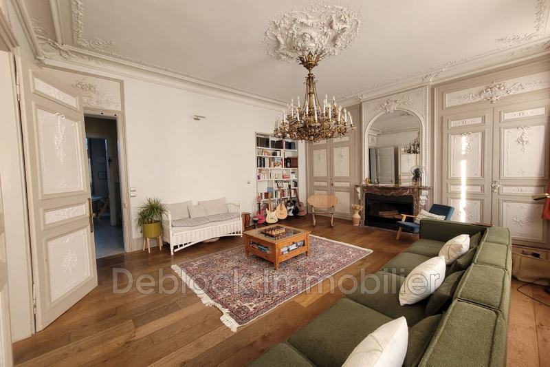 Maison - 360 m² - 9 pièces