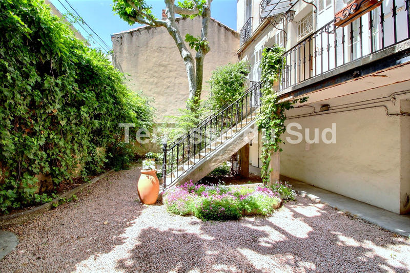 Maison - 218 m² - 7 pièces