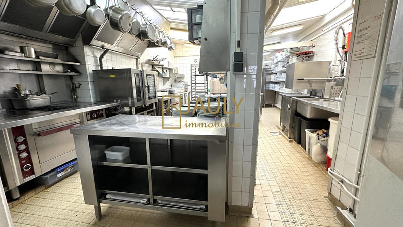 Local commercial - 310 m² - 12 pièces