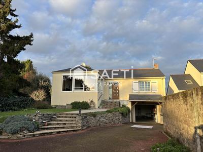 Maison - 90 m² - 5 pièces