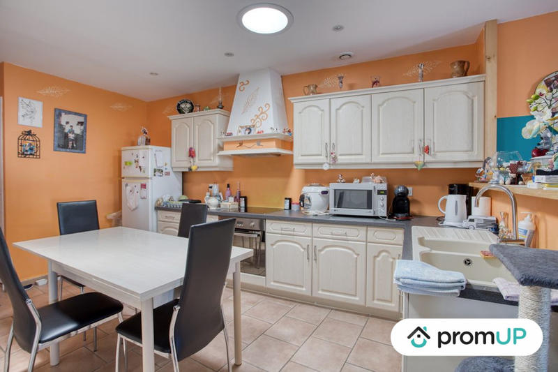 Local d'activités - 141 m² - 5 pièces