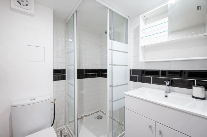 Chambre - 10 m² - 7 pièces