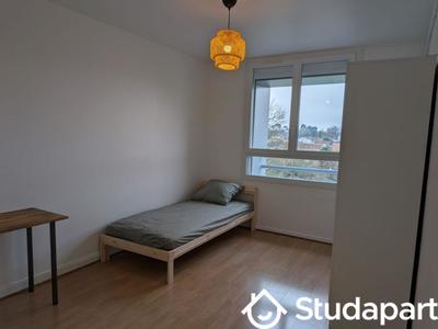 Chambre - 13 m² - 1 pièce