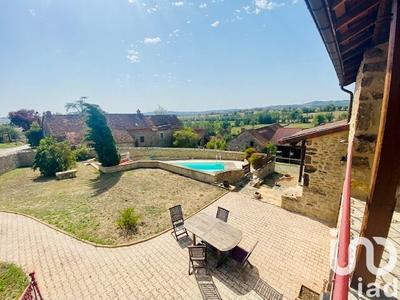 Maison de village - 213 m² - 8 pièces