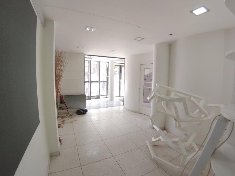 Local commercial - 260 m² - 3 pièces