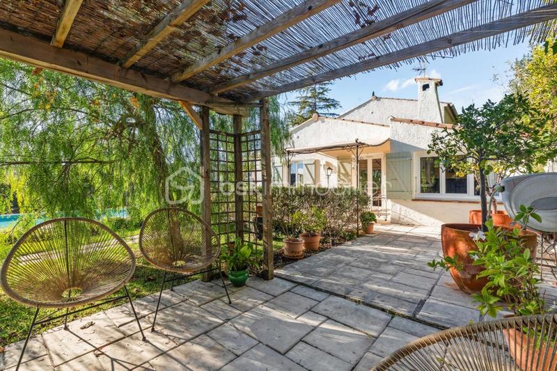 Villa - 180 m² - 6 pièces