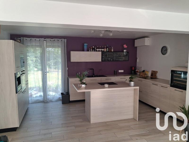 Maison - 215 m² - 7 pièces