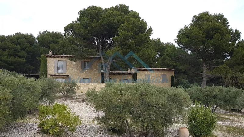 Villa - 180 m² - 8 pièces