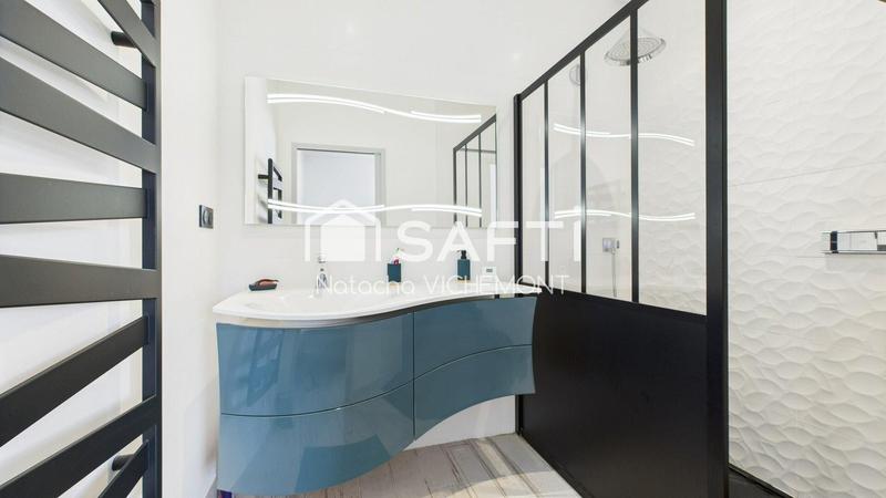 Maison - 223 m² - 5 pièces