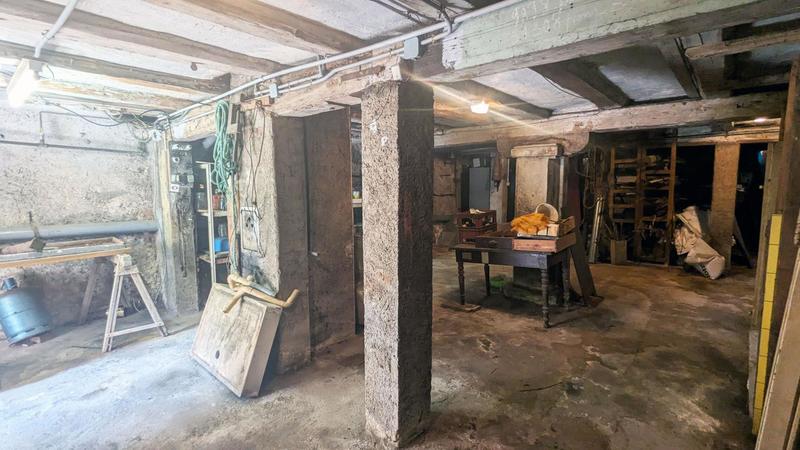 Maison - 275 m² - 9 pièces