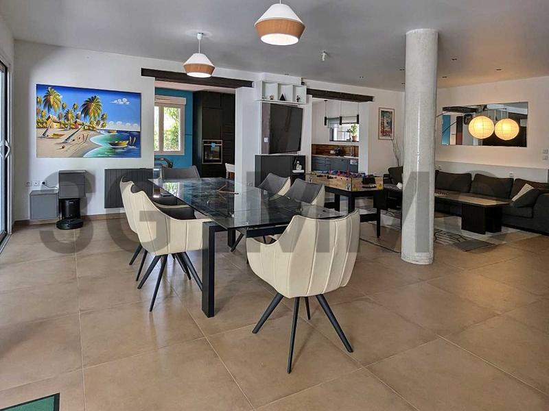 Bastide - 235 m² - 6 pièces