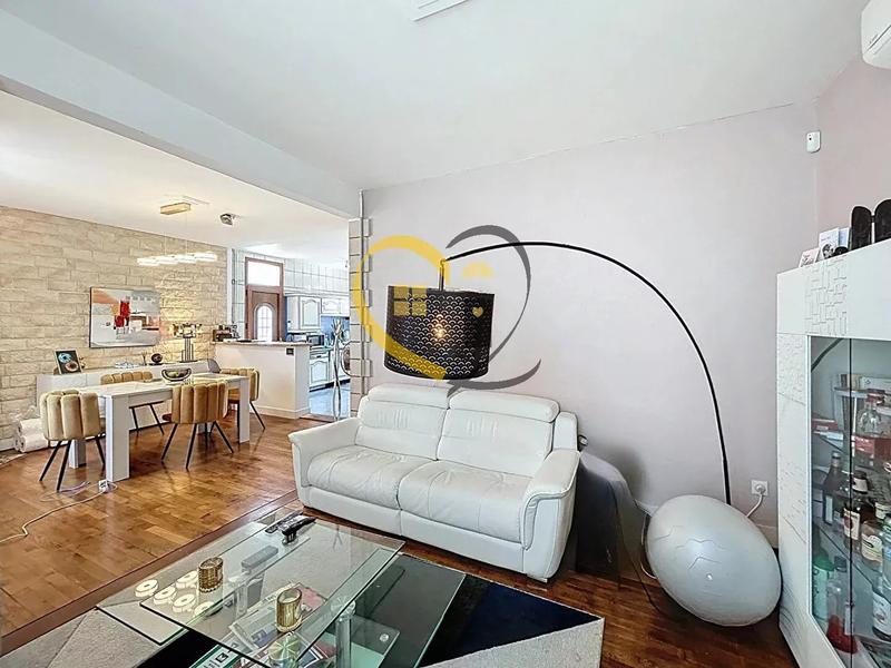 Maison - 104 m² - 6 pièces