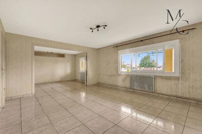 Maison - 233 m² - 8 pièces