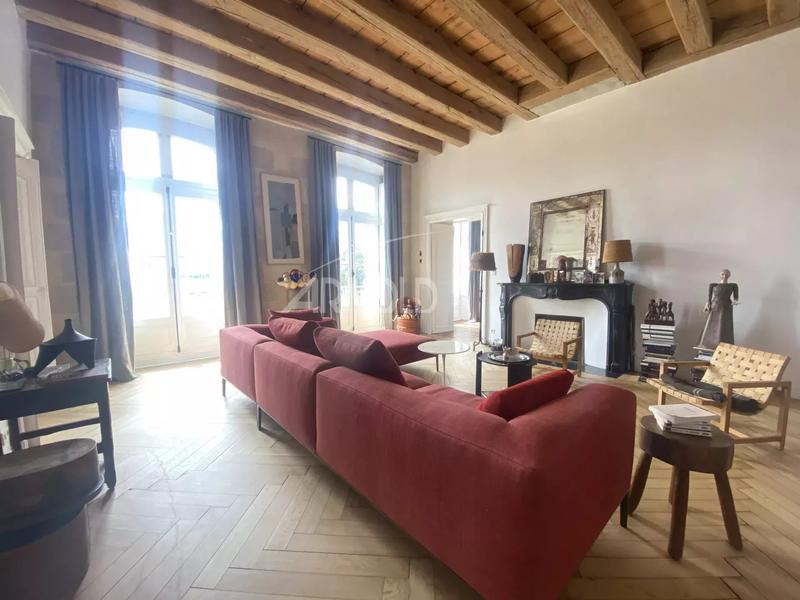 Appartement - 192 m² - 5 pièces