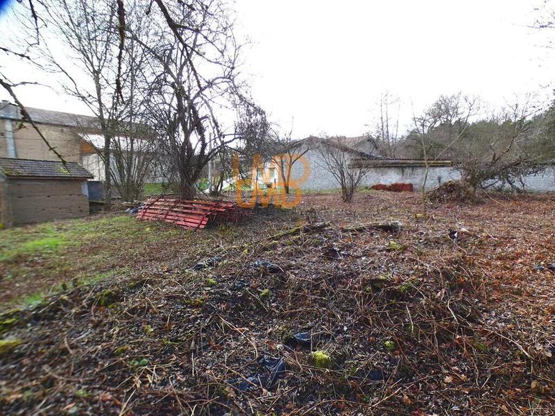 Terrain constructible - 845 m²