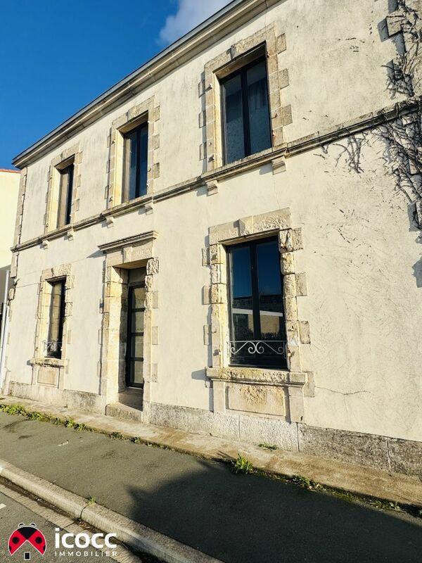 Maison - 149 m² - 8 pièces