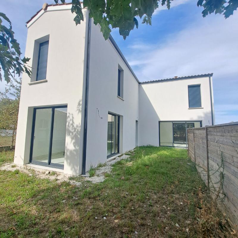 Maison - 95 m² - 4 pièces