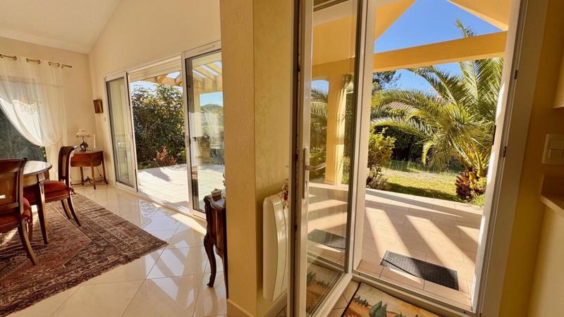 Villa - 211 m² - 7 pièces