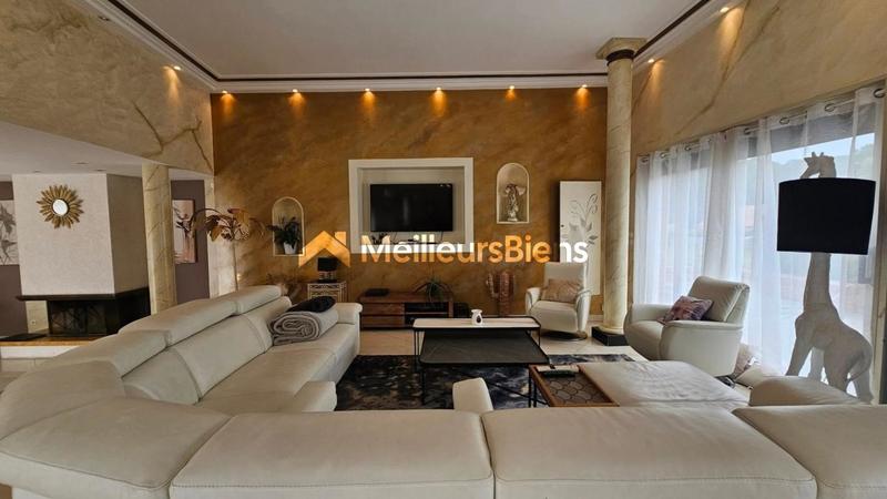 Propriété - 450 m² - 10 pièces