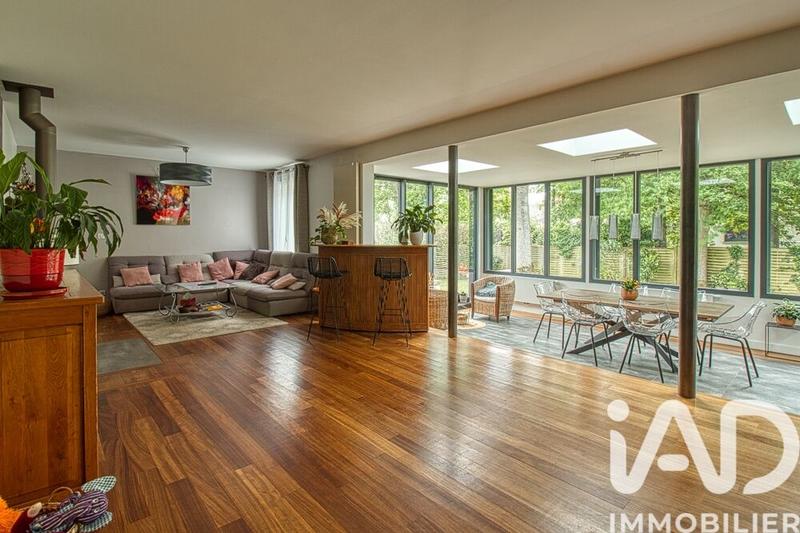Maison - 218 m² - 9 pièces