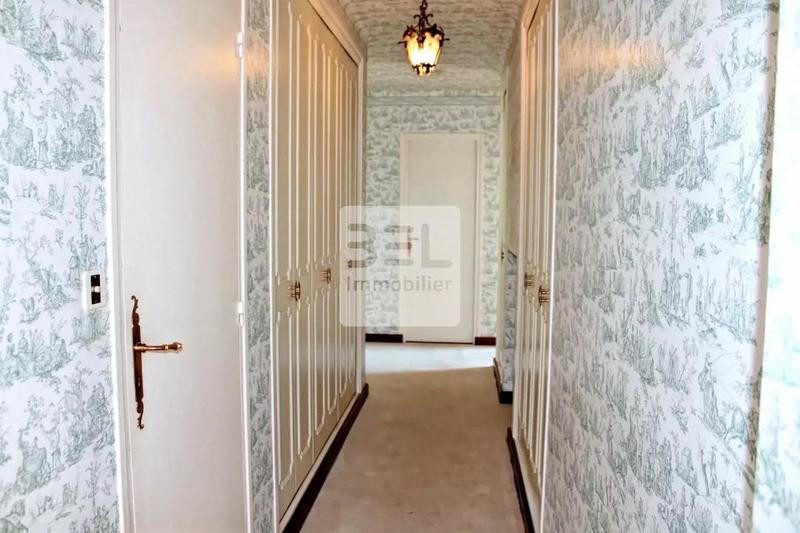 Villa - 228 m² - 10 pièces