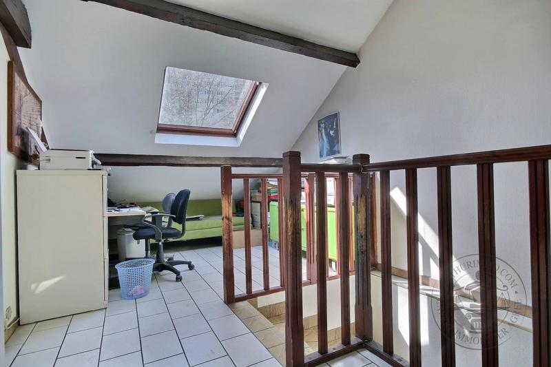 Maison - 210 m² - 7 pièces