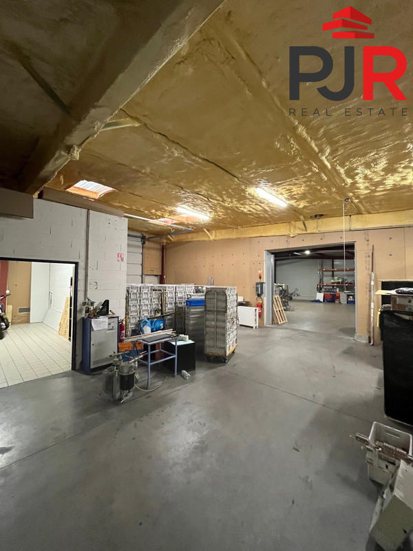 Local d'activités - 810 m²