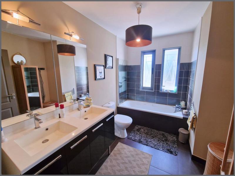 Maison - 115 m² - 5 pièces