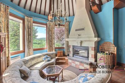 Maison - 203 m² - 6 pièces