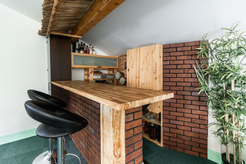 Maison - 228 m² - 8 pièces