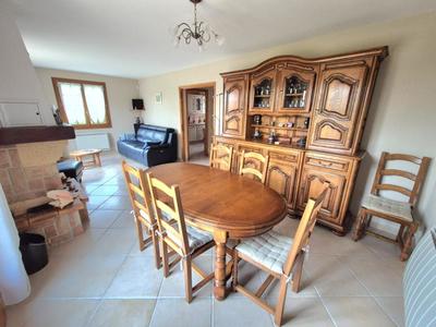 Maison - 96 m² - 4 pièces