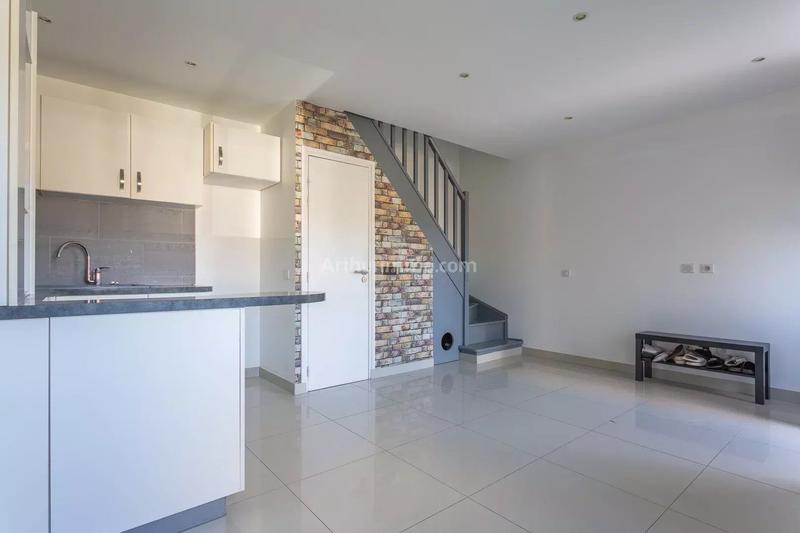 Maison - 226 m² - 10 pièces