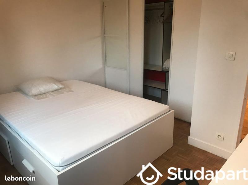 Chambre - 11 m² - 1 pièce